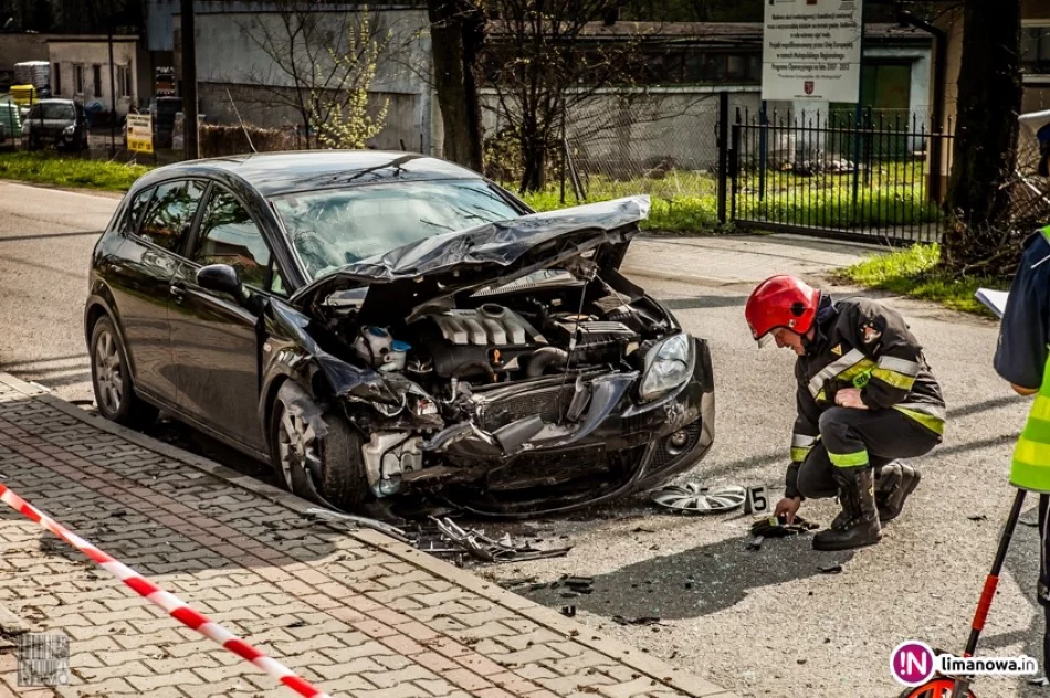 Groźnie wyglądająca kolizja - trzy osoby trafiły do szpitala - zdjęcie 2