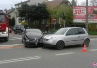 Nowy Sącz: zderzenie dwóch samochodów na ul. Zygmuntowskiej. Jedna osoba w szpitalu - zdjęcie główne