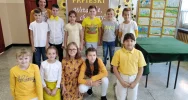 Idę z Janem Pawłem II…  czyli  Dzień Papieski w SP w Pasierbcu  - zdjęcie 3