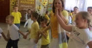 Idę z Janem Pawłem II…  czyli  Dzień Papieski w SP w Pasierbcu  - zdjęcie 5