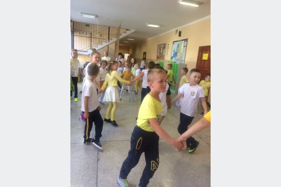 Idę z Janem Pawłem II…  czyli  Dzień Papieski w SP w Pasierbcu  - zdjęcie 6