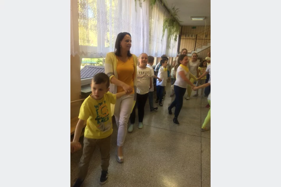 Idę z Janem Pawłem II…  czyli  Dzień Papieski w SP w Pasierbcu  - zdjęcie 7