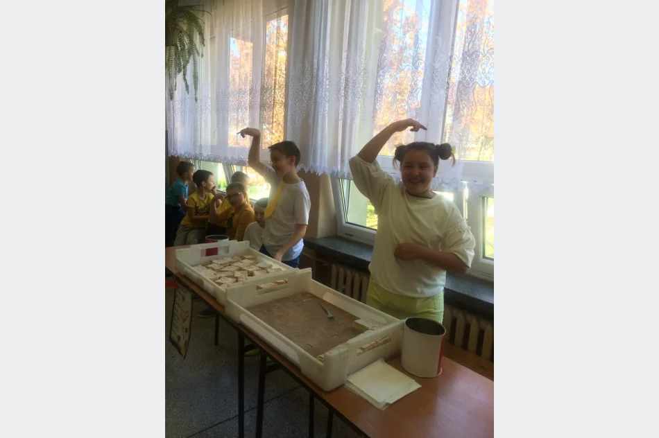 Idę z Janem Pawłem II…  czyli  Dzień Papieski w SP w Pasierbcu  - zdjęcie 8