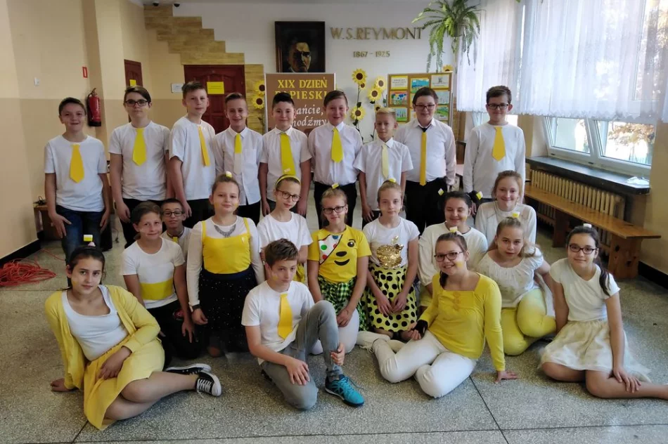 Idę z Janem Pawłem II…  czyli  Dzień Papieski w SP w Pasierbcu  - zdjęcie 10