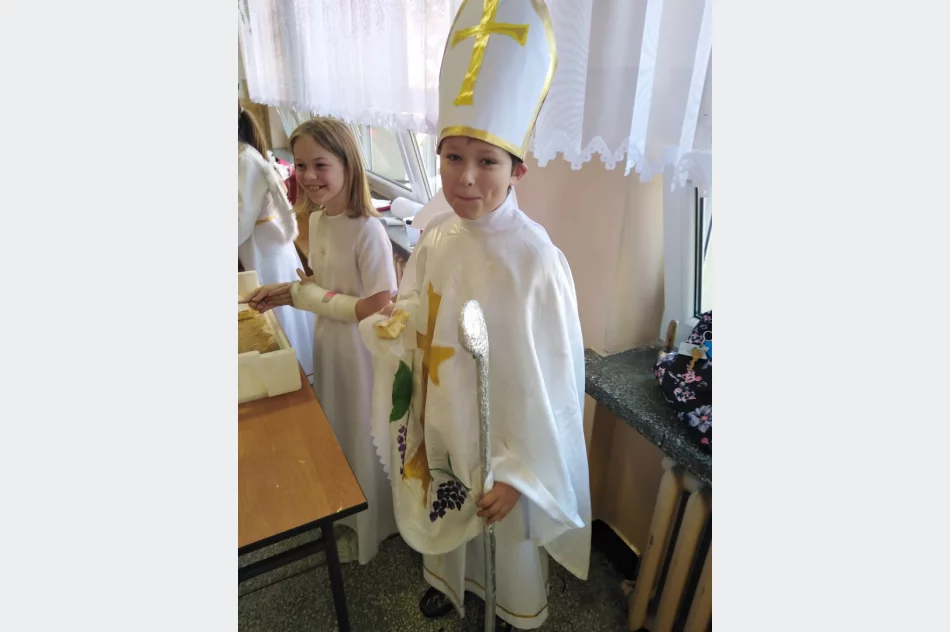 Idę z Janem Pawłem II…  czyli  Dzień Papieski w SP w Pasierbcu  - zdjęcie 13