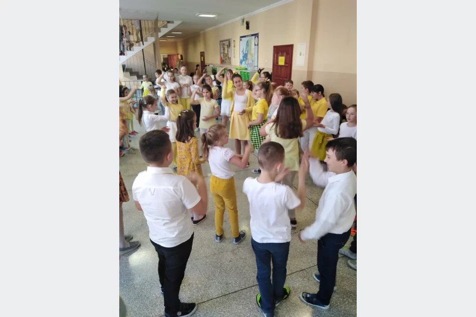 Idę z Janem Pawłem II…  czyli  Dzień Papieski w SP w Pasierbcu  - zdjęcie 14