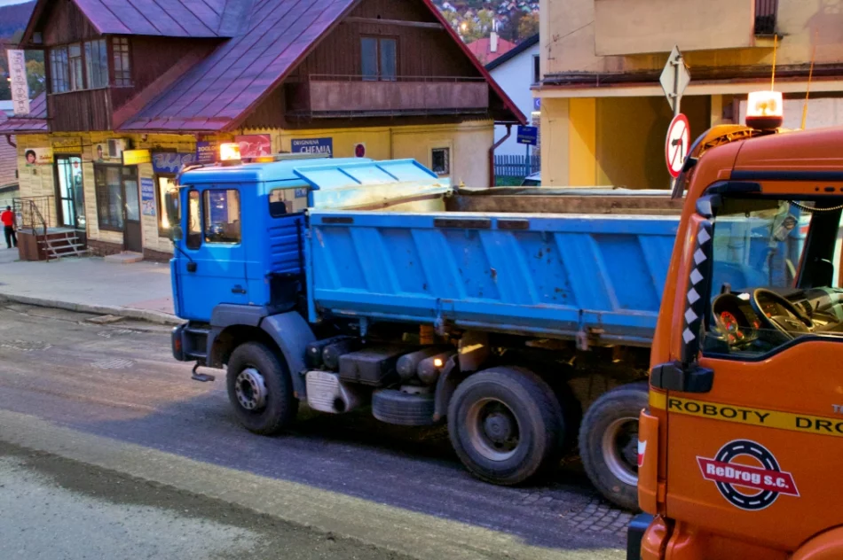 Trwa wymiana nawierzchni na DK 28. Wykonawca prosi o wyrozumiałość i cierpliwość  - zdjęcie 4