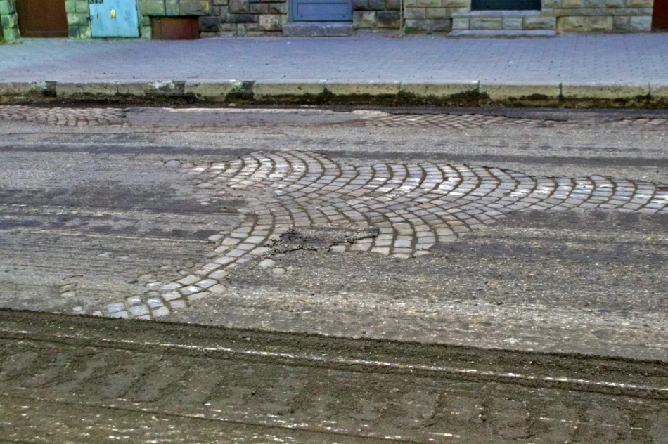 Trwa wymiana nawierzchni na DK 28. Wykonawca prosi o wyrozumiałość i cierpliwość  - zdjęcie 6