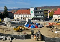 Centrum miasta wielkim placem budowy - zdjęcie główne