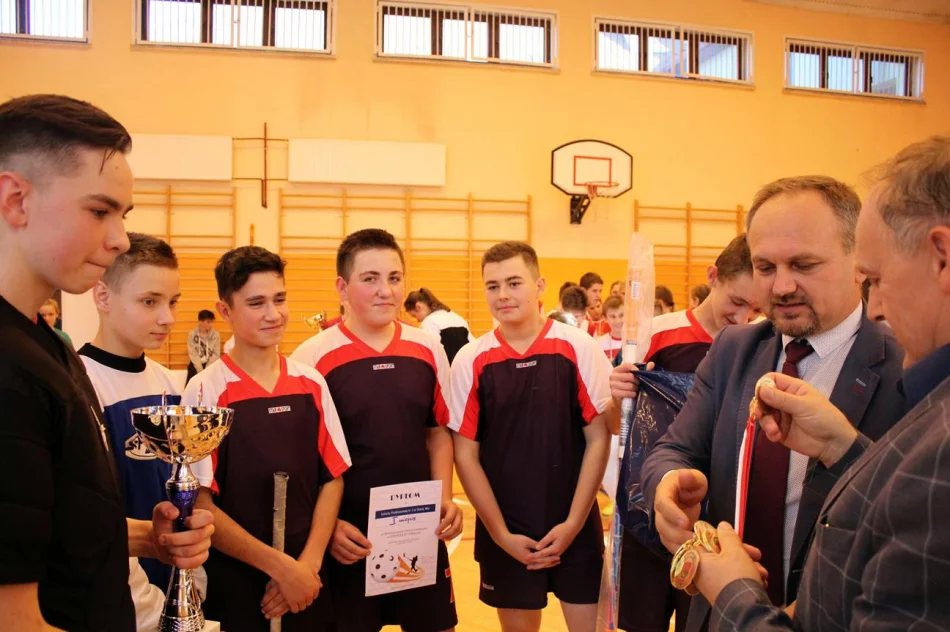 Młodzieżowe Mistrzostwa Gminy Limanowa w Unihokeju Dziewcząt i Chłopców  - zdjęcie 5