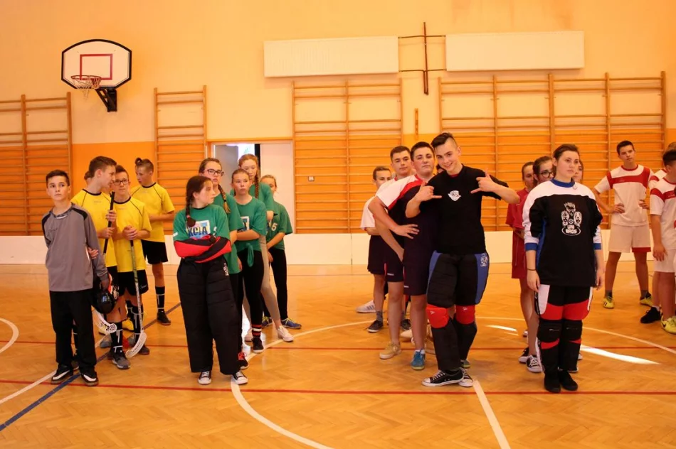 Młodzieżowe Mistrzostwa Gminy Limanowa w Unihokeju Dziewcząt i Chłopców  - zdjęcie 8