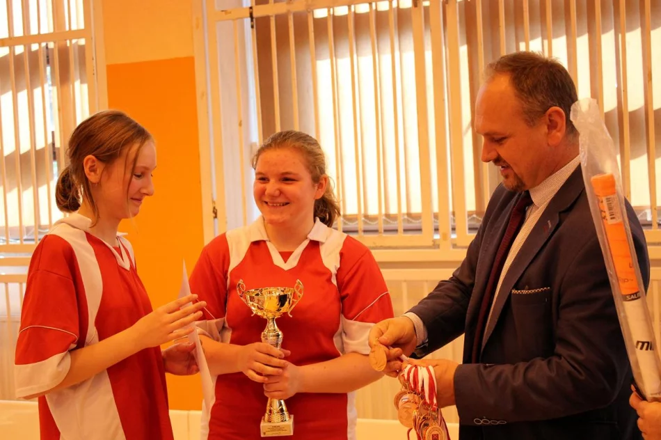 Młodzieżowe Mistrzostwa Gminy Limanowa w Unihokeju Dziewcząt i Chłopców  - zdjęcie 13