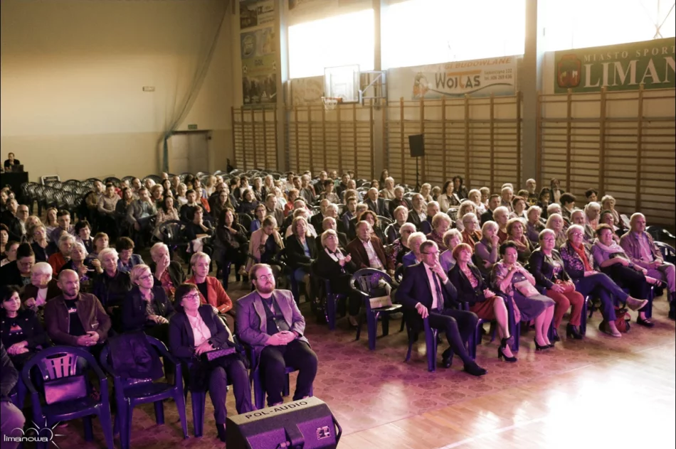 JESIENNE SPOTKANIE Z TEATREM Z MIEJSKIMI ODZNACZENIAMI - zdjęcie 3