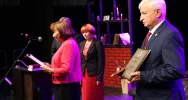 Miejskie odznaczenia podczas Jesiennego Spotkania z Teatrem - zdjęcie 3