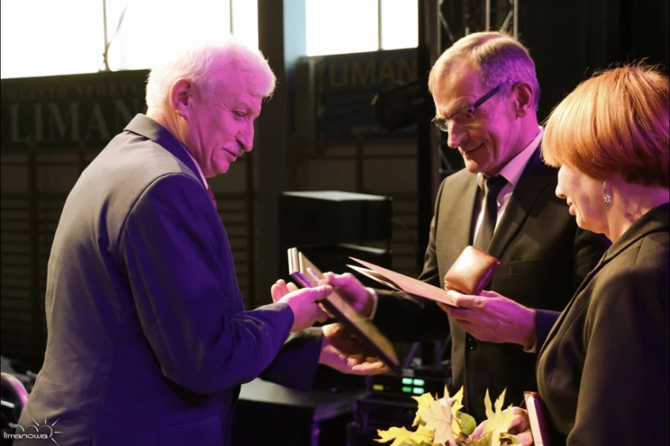 Miejskie odznaczenia podczas Jesiennego Spotkania z Teatrem - zdjęcie 5