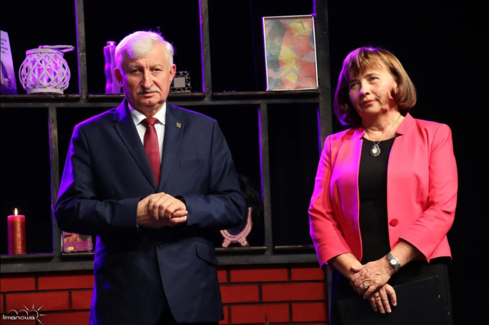 Miejskie odznaczenia podczas Jesiennego Spotkania z Teatrem - zdjęcie 10