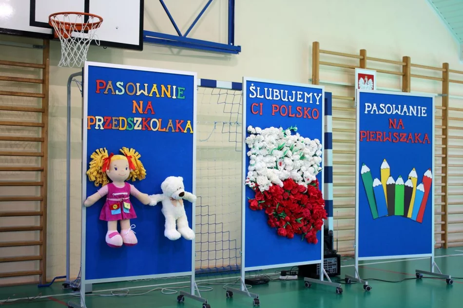 Ślubowanie uczniów w SP nr 1 w Siekierczynie  - zdjęcie 12