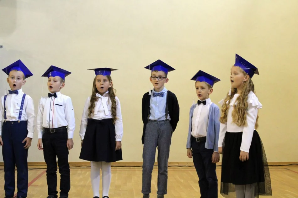 Święto Szkoły w SP nr 1 w Starej Wsi - zdjęcie 7