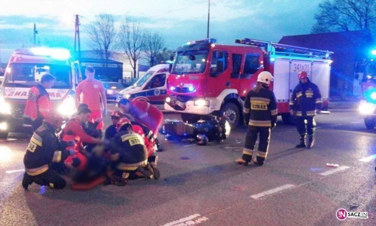 Nowy Sącz: zderzenie motocykla i samochodu. Kobieta zabrana do szpitala!