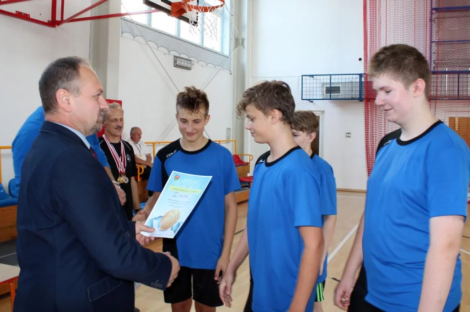 Znani Mistrzowie Gminy w Koszykówce 3x3 - zdjęcie 11