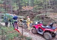 Poszkodowany 71-letni traktorzysta. Przyczyną wypadku awaria lub uszkodzenie ciągnika? - zdjęcie główne