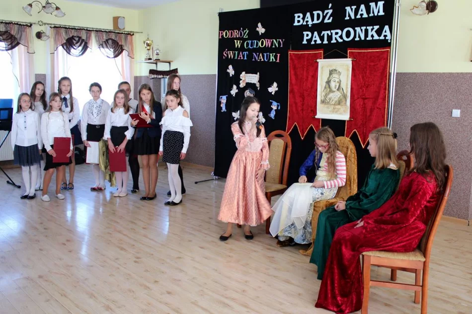 Pierwszoklasiści z SP Wysokie uroczyście włączeni w grono uczniów  - zdjęcie 6