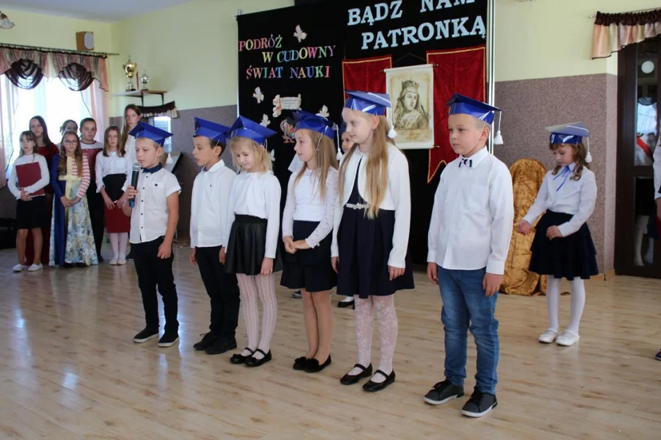 Pierwszoklasiści z SP Wysokie uroczyście włączeni w grono uczniów  - zdjęcie 11