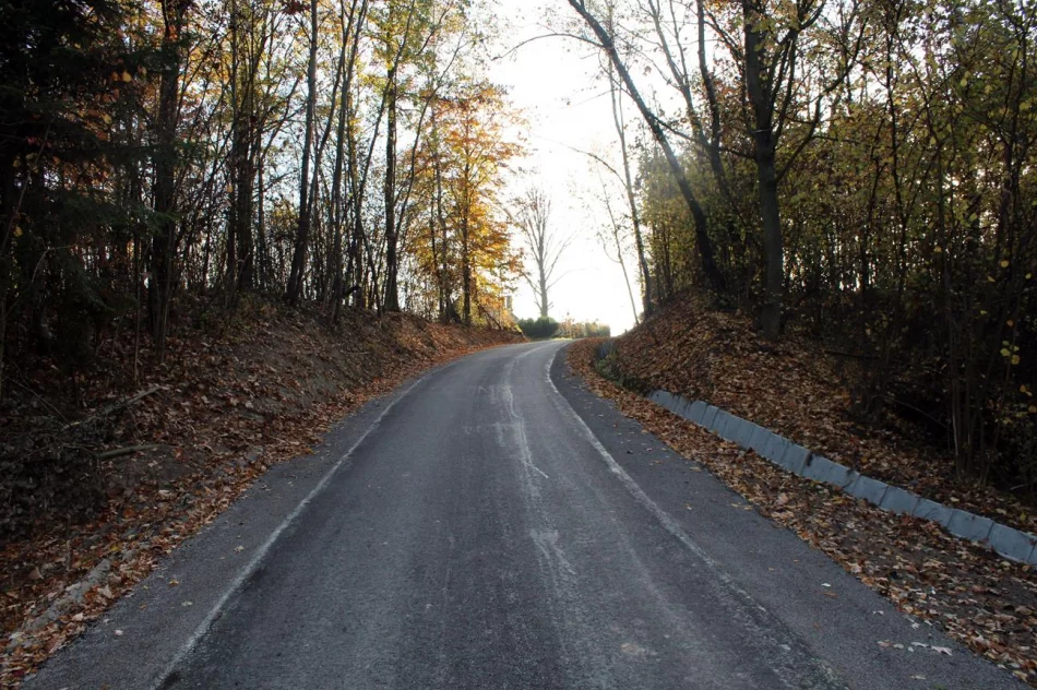 Kolejne gminne drogi po odbiorach  - zdjęcie 2