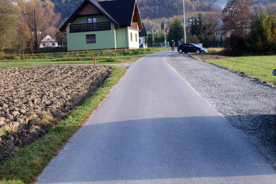 Kolejne gminne drogi po odbiorach  - zdjęcie 10