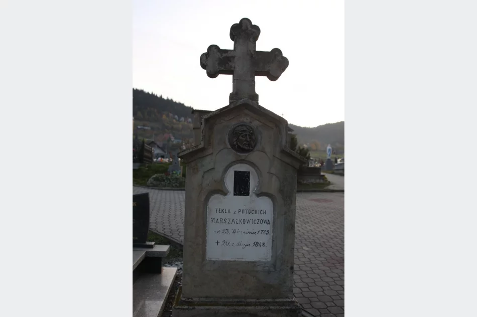 Spacery odkrywają historię miejscowości i związanych z nimi osób - zdjęcie 2