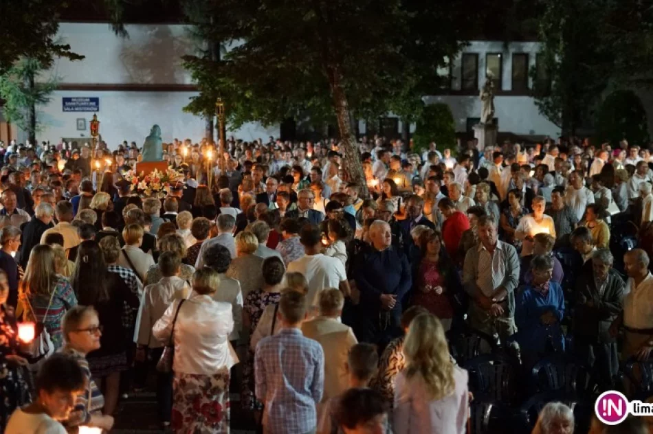 Wierni i duchowni modlili się za biskupa misjonarza (wideo) - zdjęcie 2