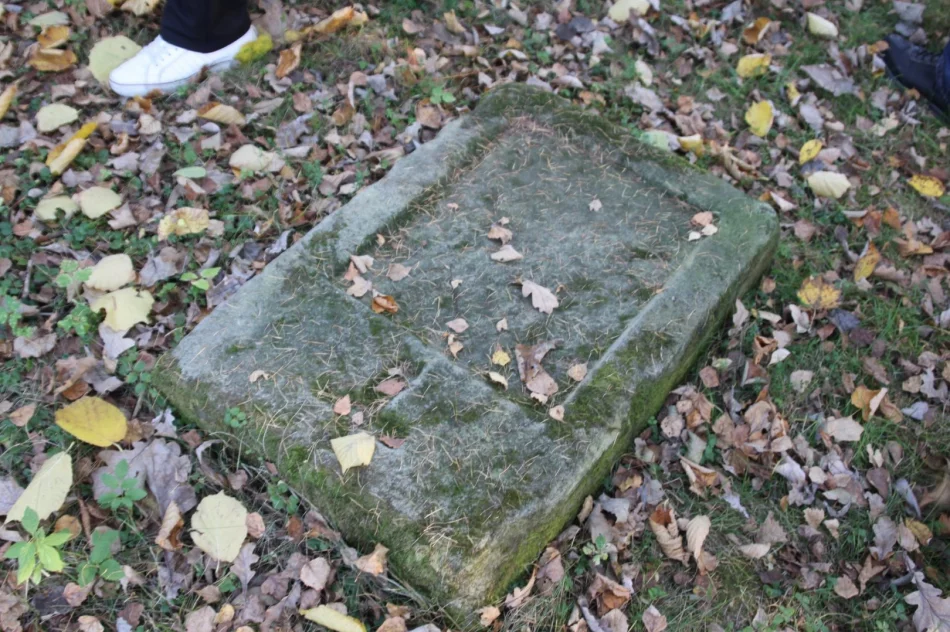 Spacery odkrywają historię miejscowości i związanych z nimi osób - zdjęcie 15