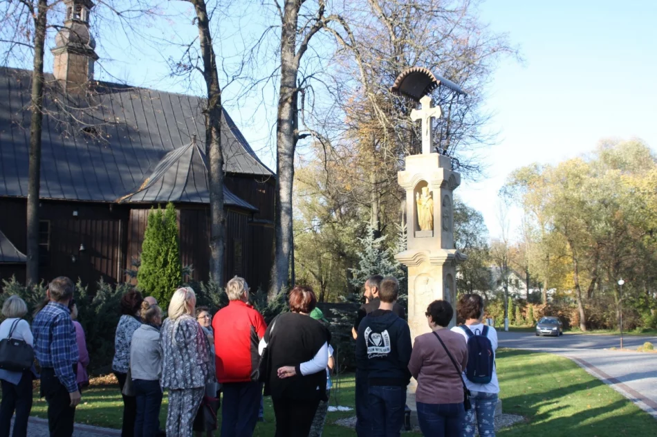 Spacery odkrywają historię miejscowości i związanych z nimi osób - zdjęcie 16