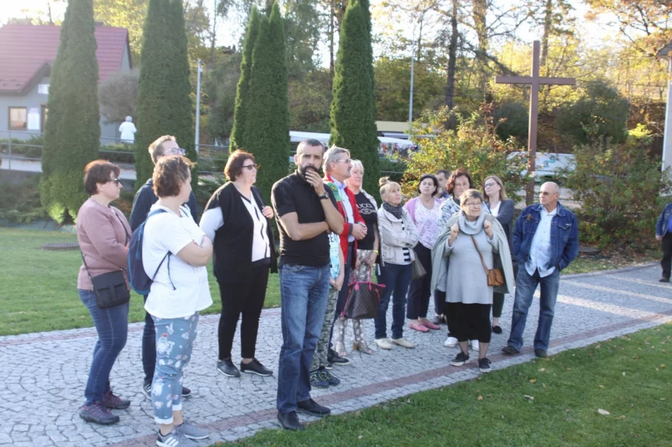 Spacery odkrywają historię miejscowości i związanych z nimi osób - zdjęcie 20