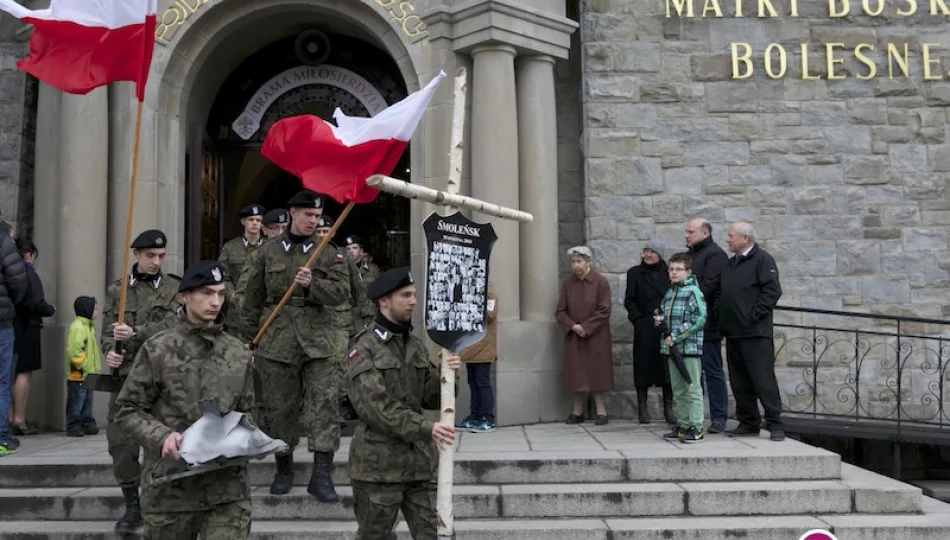 Oddali hołd ofiarom zbrodni katyńskiej i zmarłym w katastrofie smoleńskiej - zdjęcie 1