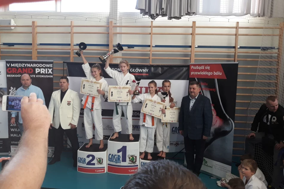 18 medali – 2 miejsce drużynowo na V Międzynarodowym Grand Prix Beskidów w Wilkowicach! - zdjęcie 8