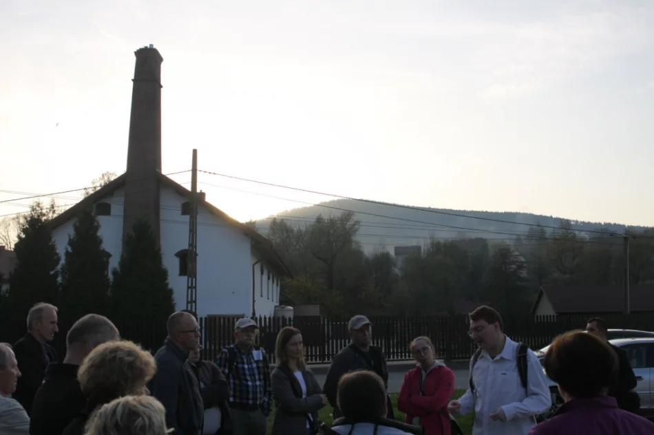 Słoneczna pogoda sprzyjała zwiedzaniu opactwa - zdjęcie 15