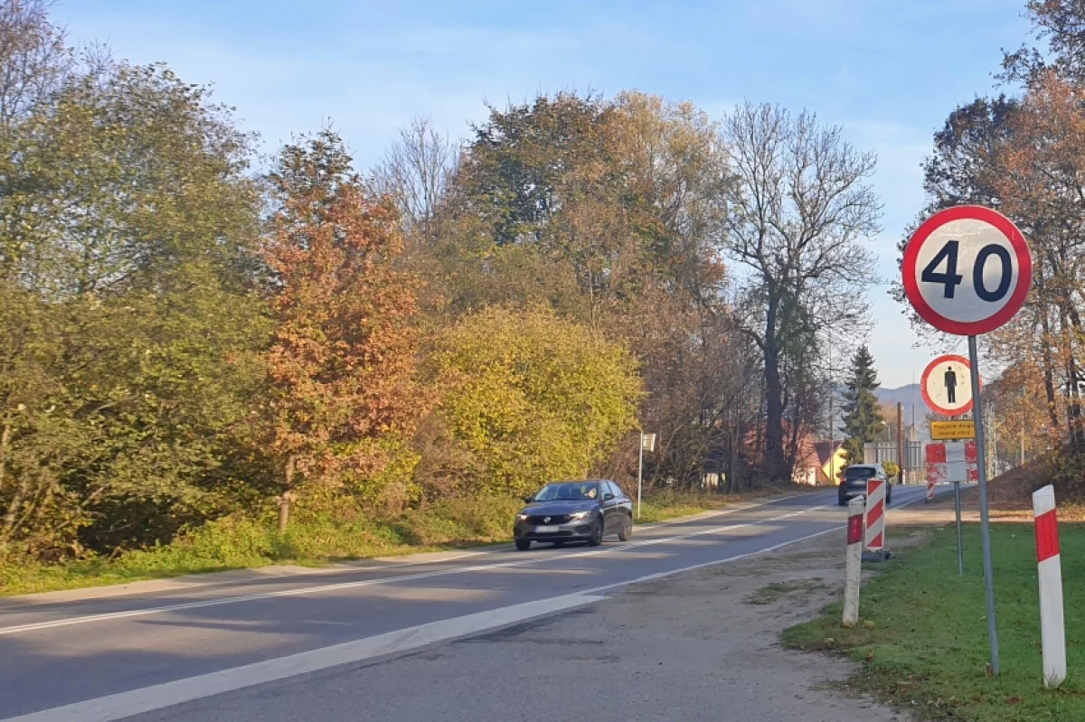 Utwardzone pobocze dla pieszych ma być gotowe na wiosnę