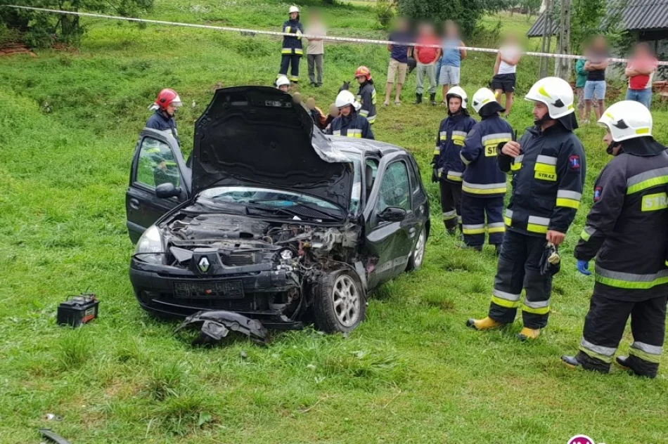 Zderzenie dwóch aut, są ranni - zdjęcie 3