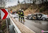 Zderzenie osobówki ze śmieciarką: kierowca Audi opuścił szpital (wideo) - zdjęcie główne