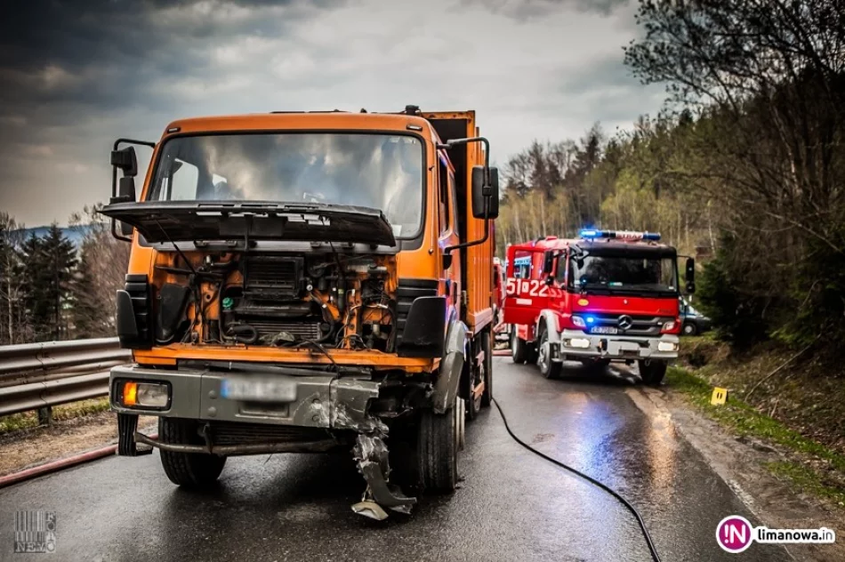 Zderzenie osobówki ze śmieciarką: kierowca Audi opuścił szpital (wideo) - zdjęcie 4