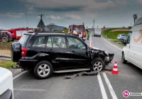 Kolizja samochodu z ciężarówką - zdjęcie główne