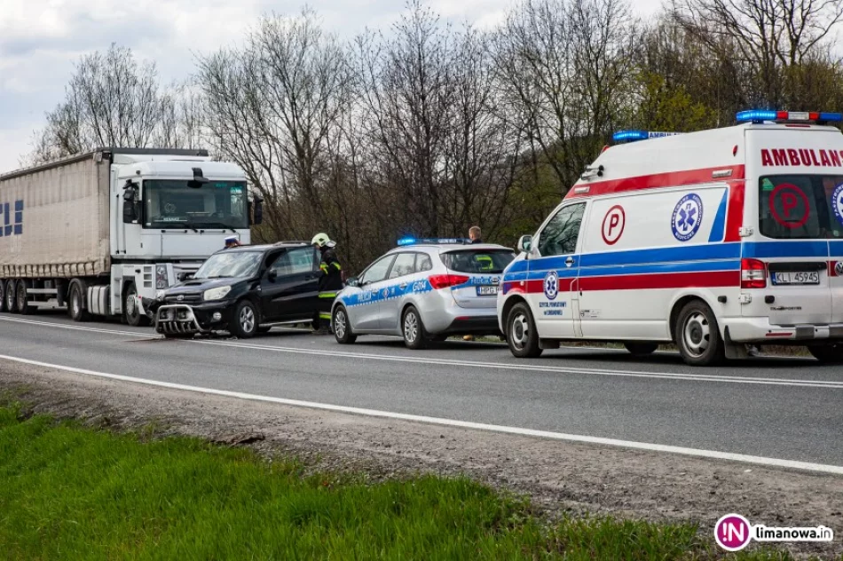 Kolizja samochodu z ciężarówką - zdjęcie 2