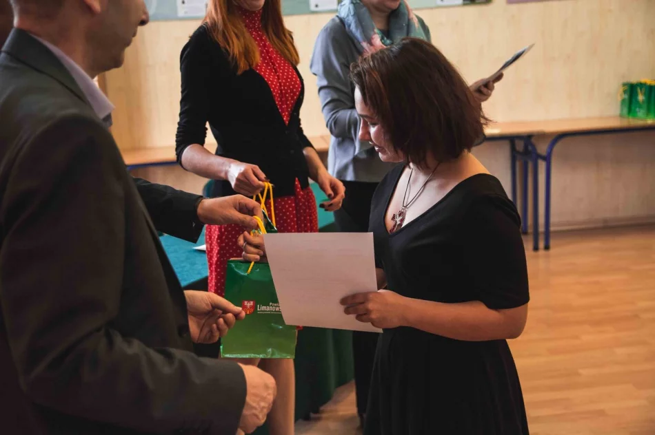 VI Powiatowy Konkurs Recytatorski „Jan Paweł II jako artysta” - zdjęcie 7