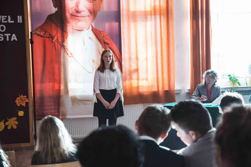 VI Powiatowy Konkurs Recytatorski „Jan Paweł II jako artysta” - zdjęcie 13