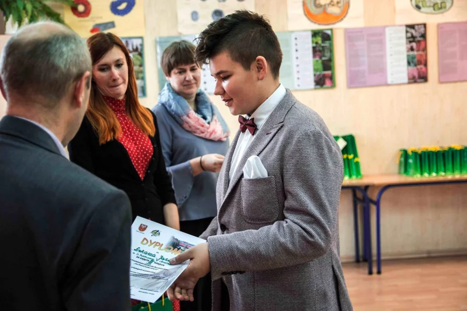 VI Powiatowy Konkurs Recytatorski „Jan Paweł II jako artysta” - zdjęcie 15