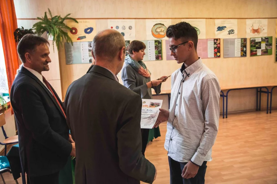 VI Powiatowy Konkurs Recytatorski „Jan Paweł II jako artysta” - zdjęcie 16