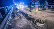 Audi uderzyło w barierę mostu - silnik wyleciał w powietrze - zdjęcie 4