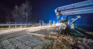 Audi uderzyło w barierę mostu - silnik wyleciał w powietrze - zdjęcie 5