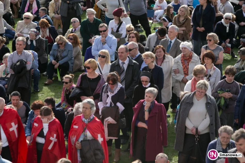 Limanowscy chórzyści zaśpiewali w Łagiewnikach - zdjęcie 3